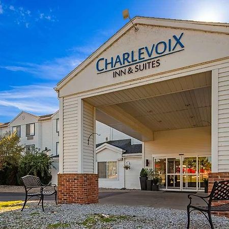 Charlevoix Inn & Suites Surestay Collection By Best Western Exterior photo